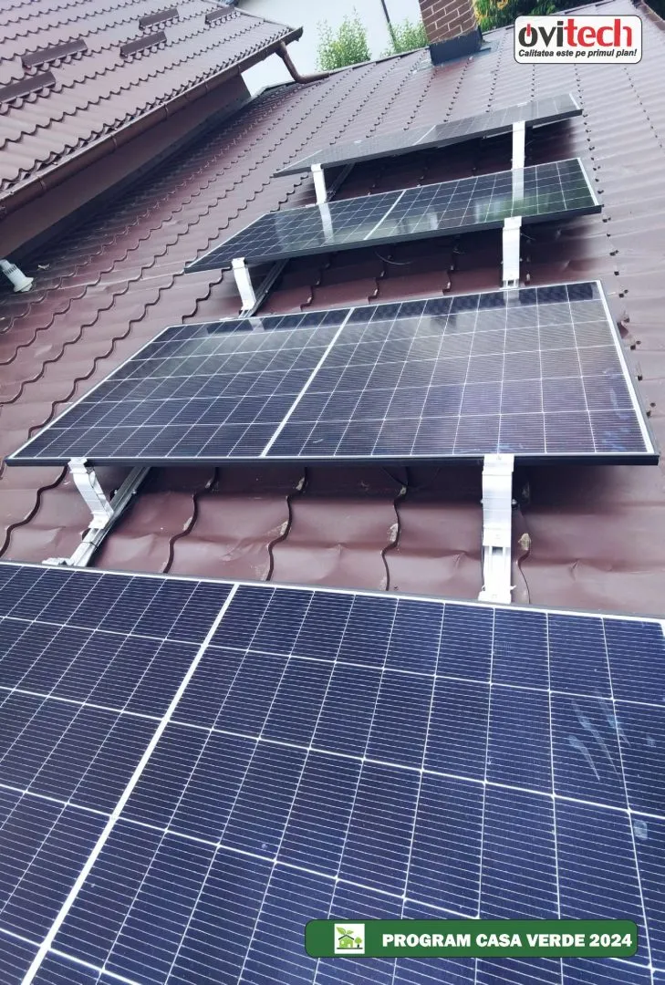 Sistem fotovoltaic 6 kWp monofazat, jud. Suceava — panouri fotovoltaice montate de Ovitec